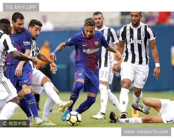 内马尔闪耀赛场,与梅西C罗同场竞技展现巨星风采 内马尔闪耀赛场,与梅西C罗同场竞技展现巨星风采