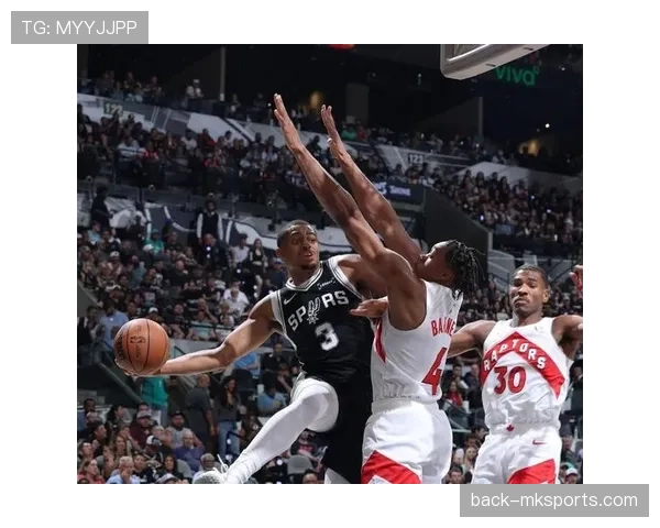 德罗赞巅峰赛季闪耀马刺主场,球队战绩迎来质的飞跃 德罗赞巅峰赛季闪耀马刺主场,球队战绩迎来质的飞跃