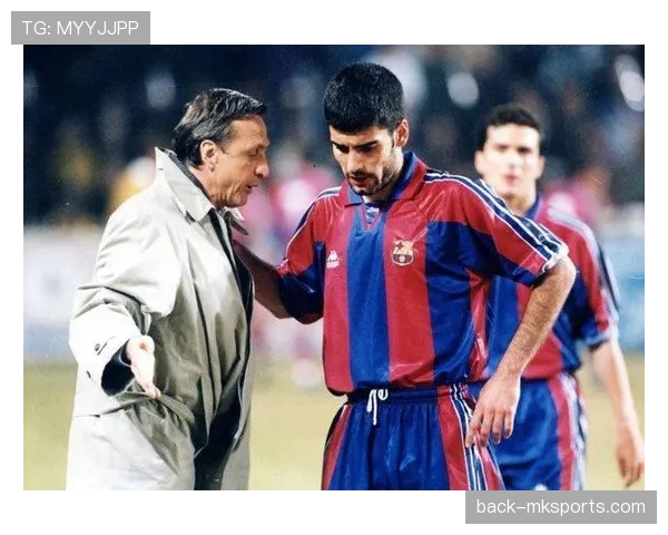 借鉴克鲁伊夫控球理念，优化新闻团队协作与提升报道连贯性