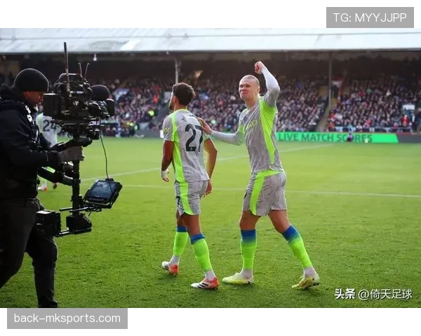 布莱顿在休顿率领下强势冲击英超季后赛席位,表现引人关注 布莱顿在休顿率领下强势冲击英超季后赛席位,表现引人关注