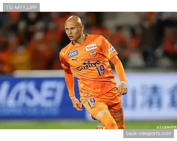 斯图加特再添强援,新赛季表现备受期待 斯图加特再添强援,新赛季表现备受期待