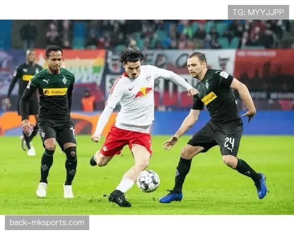 德甲保级大战进入关键阶段，多队为避免降级展开激烈争夺